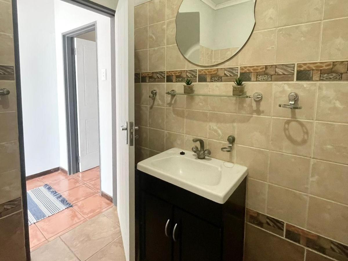 Eden Chalets Windhoek Quarto foto